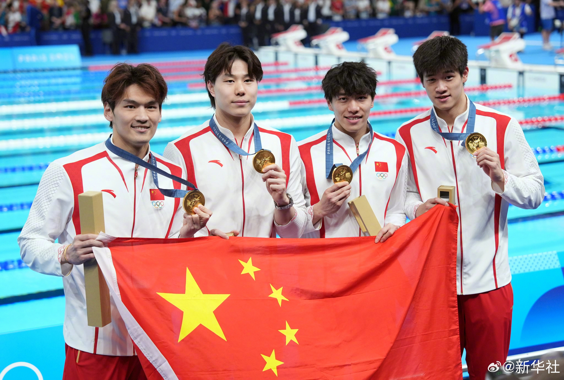 MK体育-运动员拼尽全力，跨国团队竞技激情四射