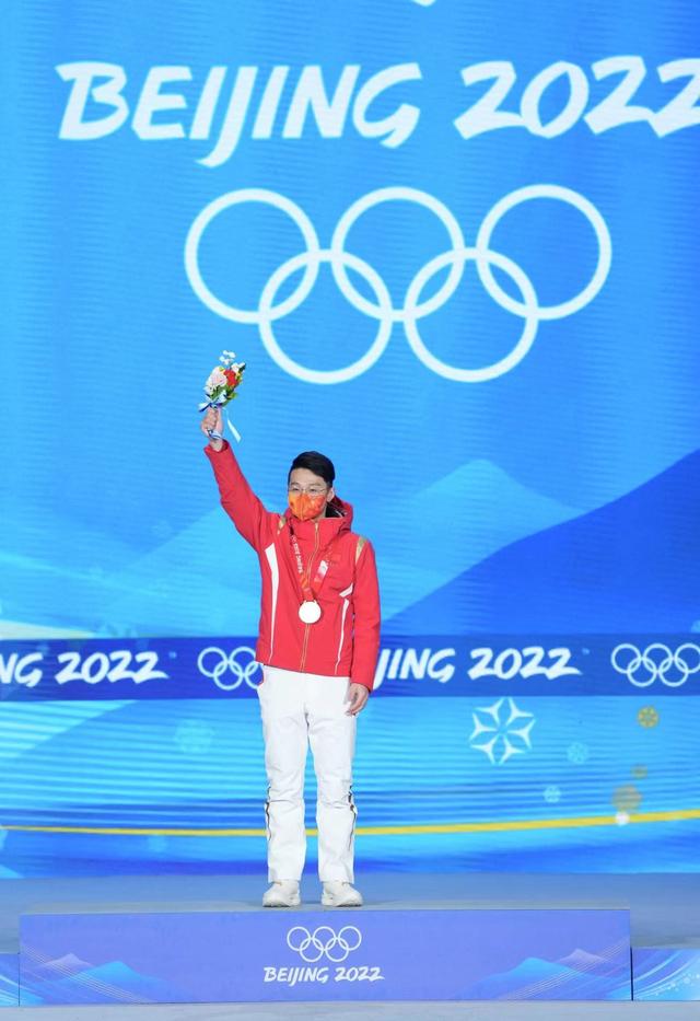 MK体育-瑞典运动员勇夺季军，登上领奖台
